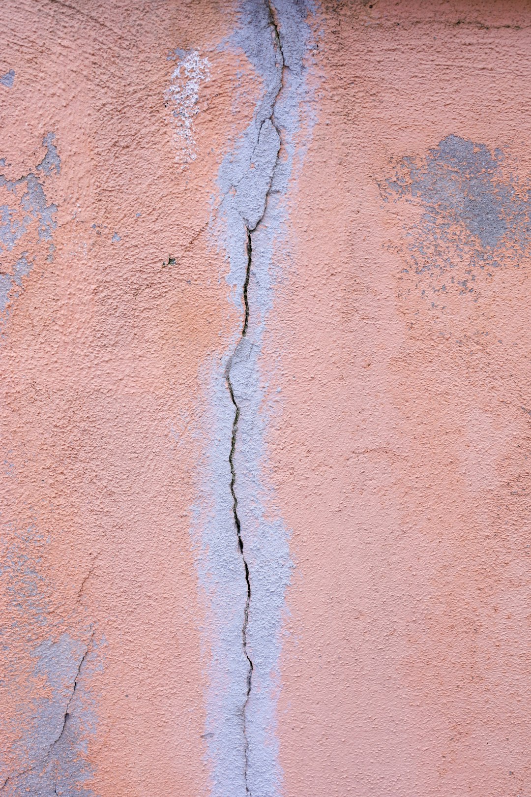 Water-damaged wall illustrating moisture and mould concerns in an Ontario rental